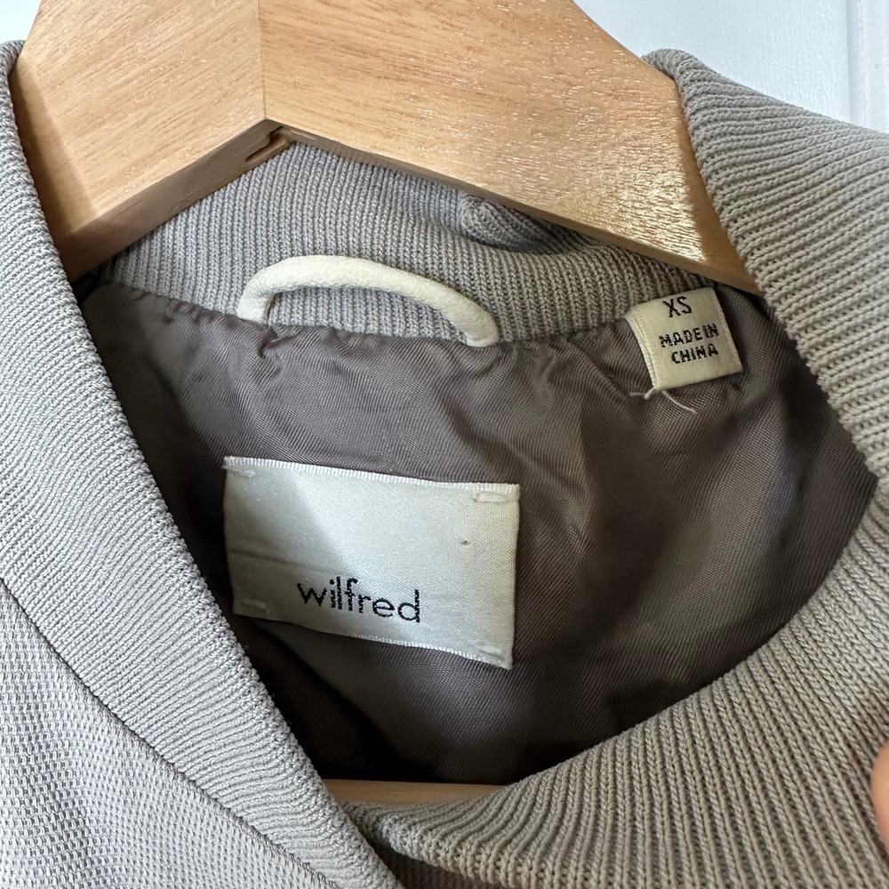 Aritzia Wilfred Bomber Jacket Button Front Neutral Beige Casual Lightweight - Picture 4 of 12